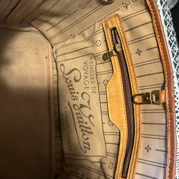 Louis Vuitton Neverfull PM - Picture 4 of 6